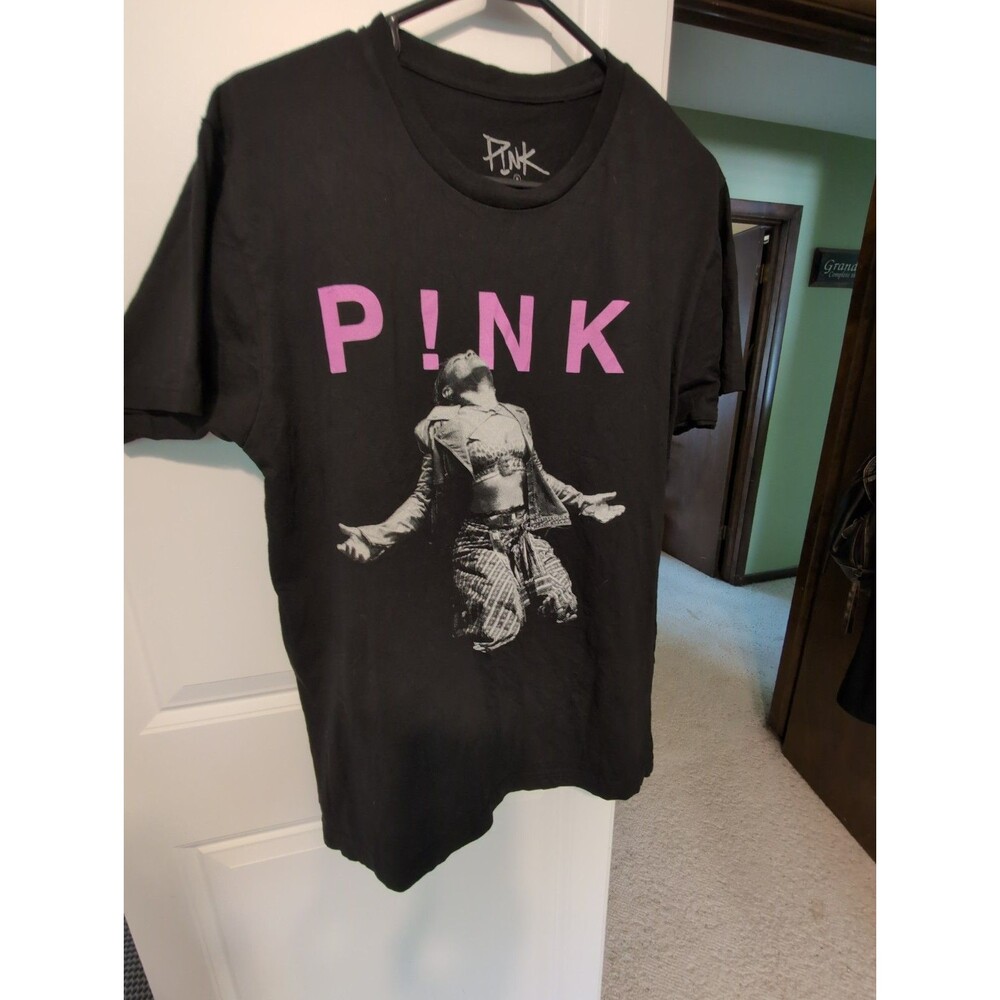 P!NK Summer Carnival 2023 Tour T-shirt Size M Officially Licensed